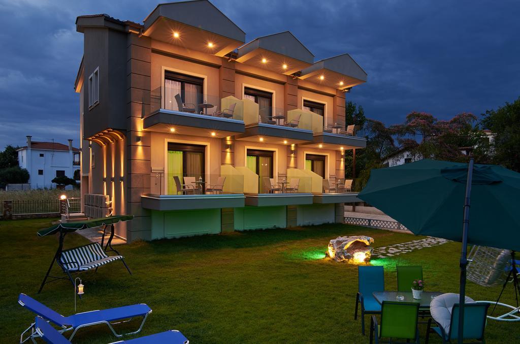 Grey House Apartments Nikiti  Extérieur photo