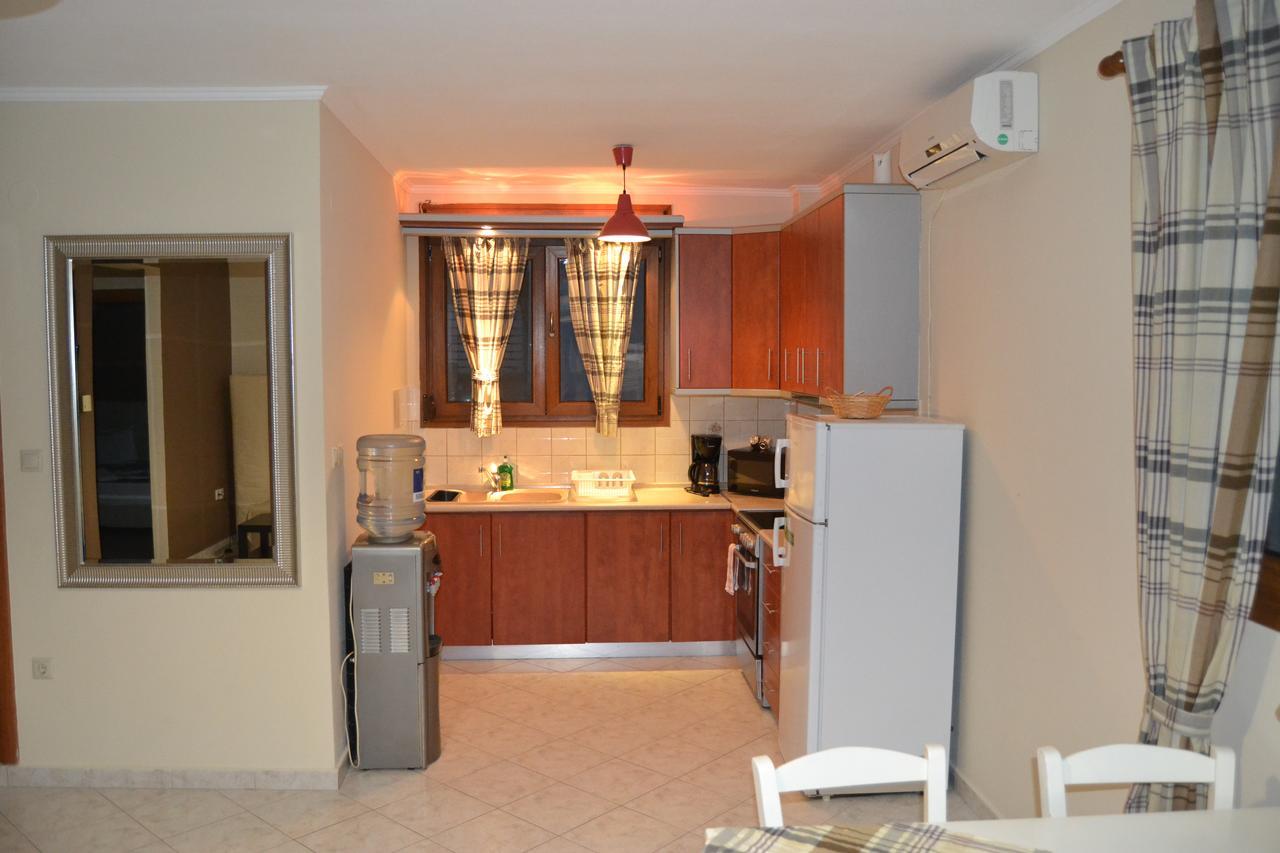 Grey House Apartments Nikiti  Extérieur photo